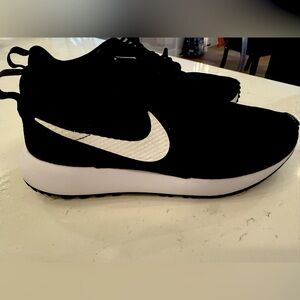 Boys, Nike golf shoes, black size 7